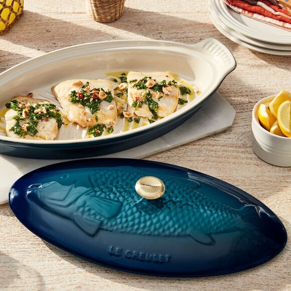 Le Creuset Fish Baker Agave - Picture 1 of 12